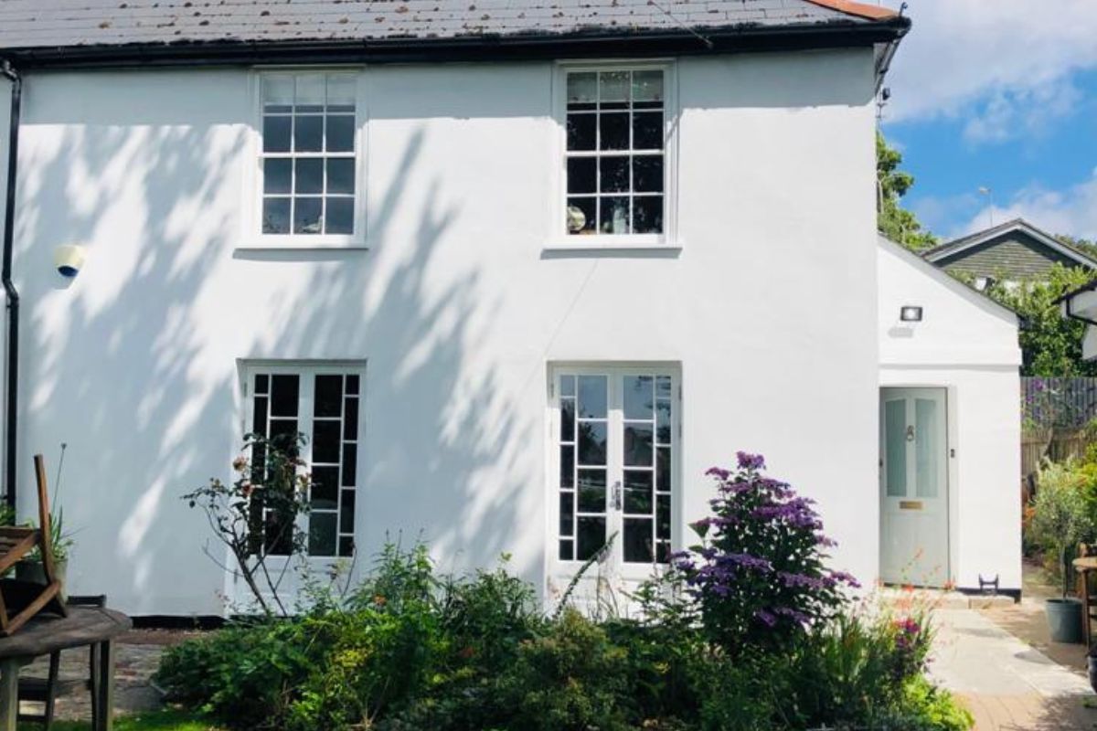 Professional masonry spray painting