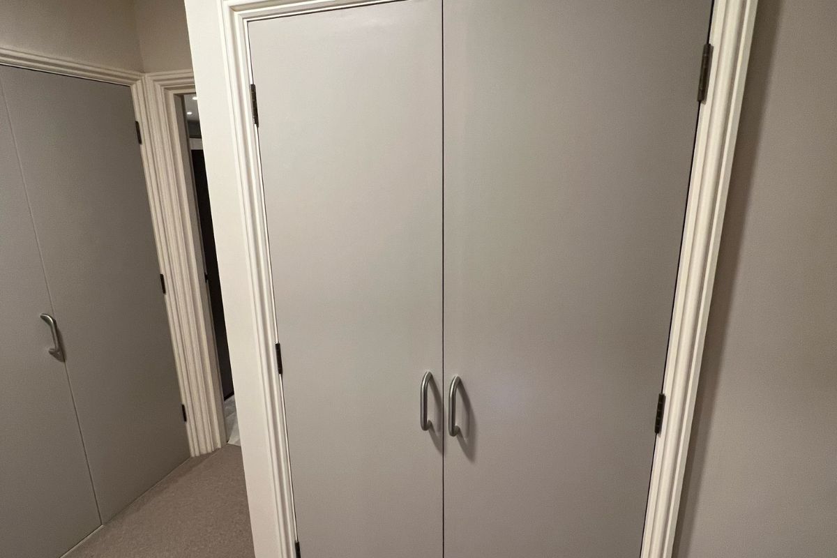 internal door spraying